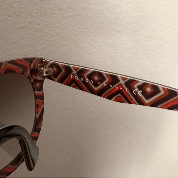 Prada Elegant Black Cat-Eye Sunglasses - Picture 9 of 9